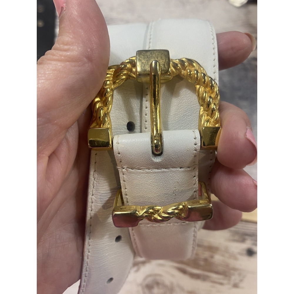 Amanda Smith beige belt Size medium genuine leather 33-36 Gold Toned Buckle